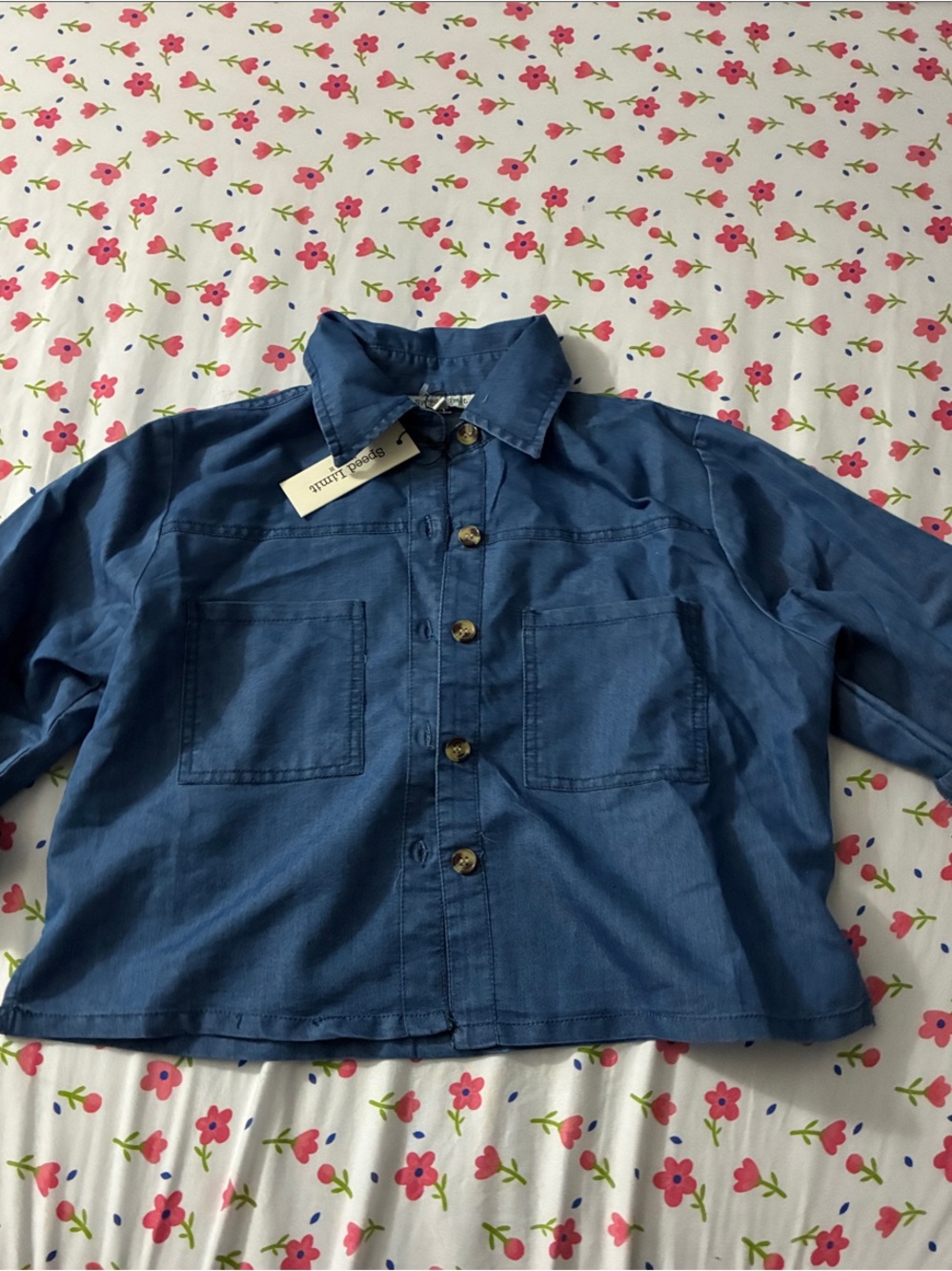 Women’s cropped button shirt 💙